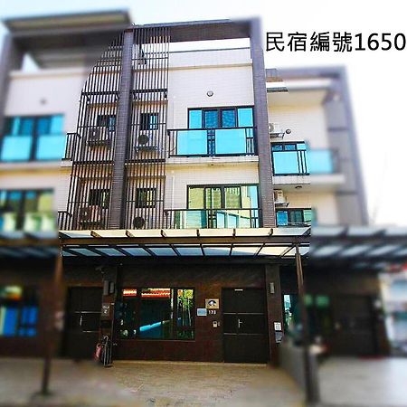 靜夜市親子民宿 Luodong Eksteriør bilde
